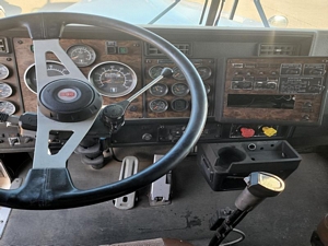 1985 Kenworth W900