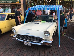 1957 Ford Thunderbird